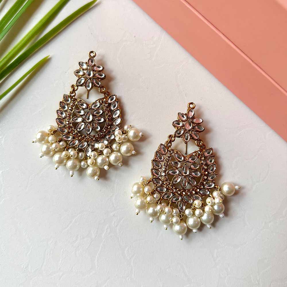 Sameera Earrings/Teeka Set (Pearl)