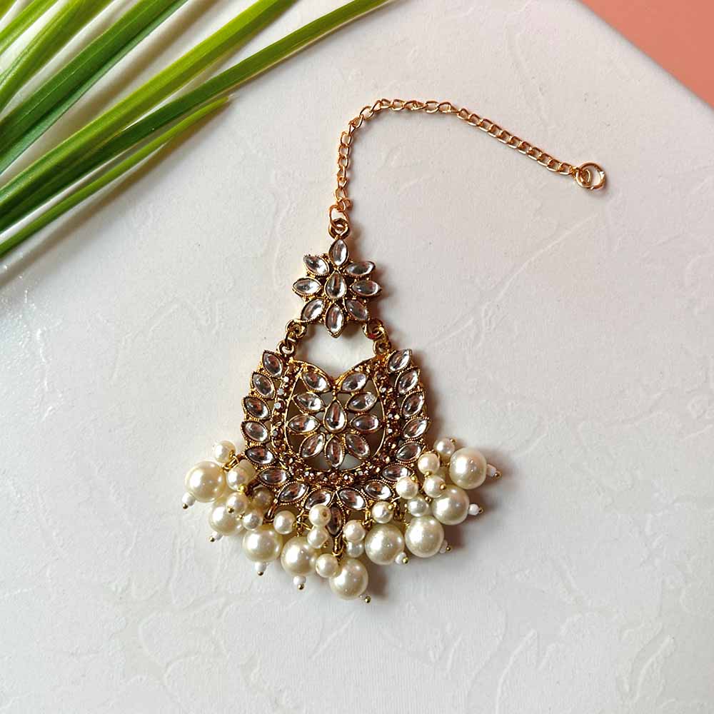 Sameera Earrings/Teeka Set (Pearl)